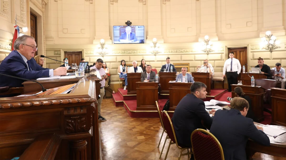 Sesión Senado: sesion camara senadores santa fe debate leyes consenso politico